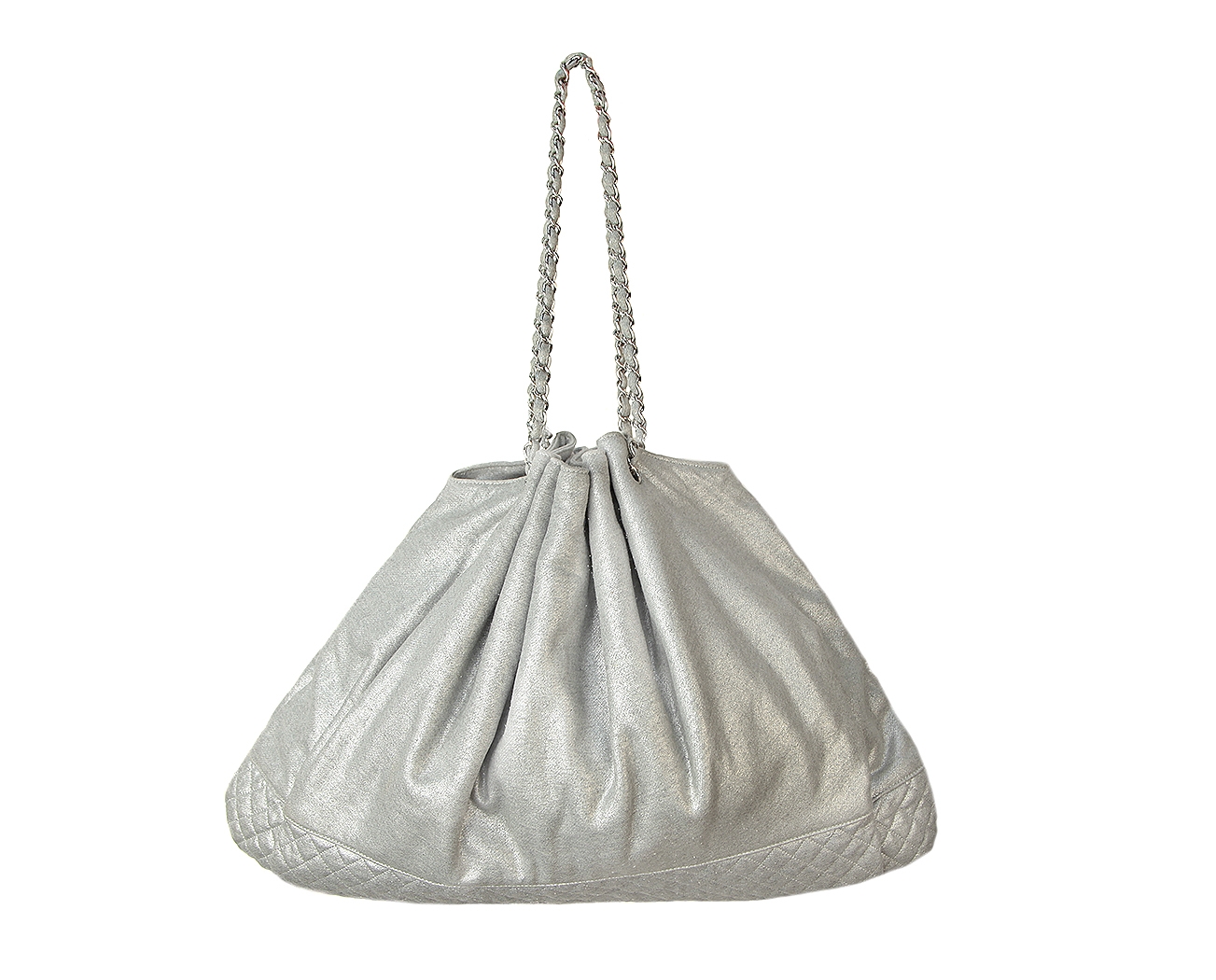 Объемная серебристая сумка Chanel