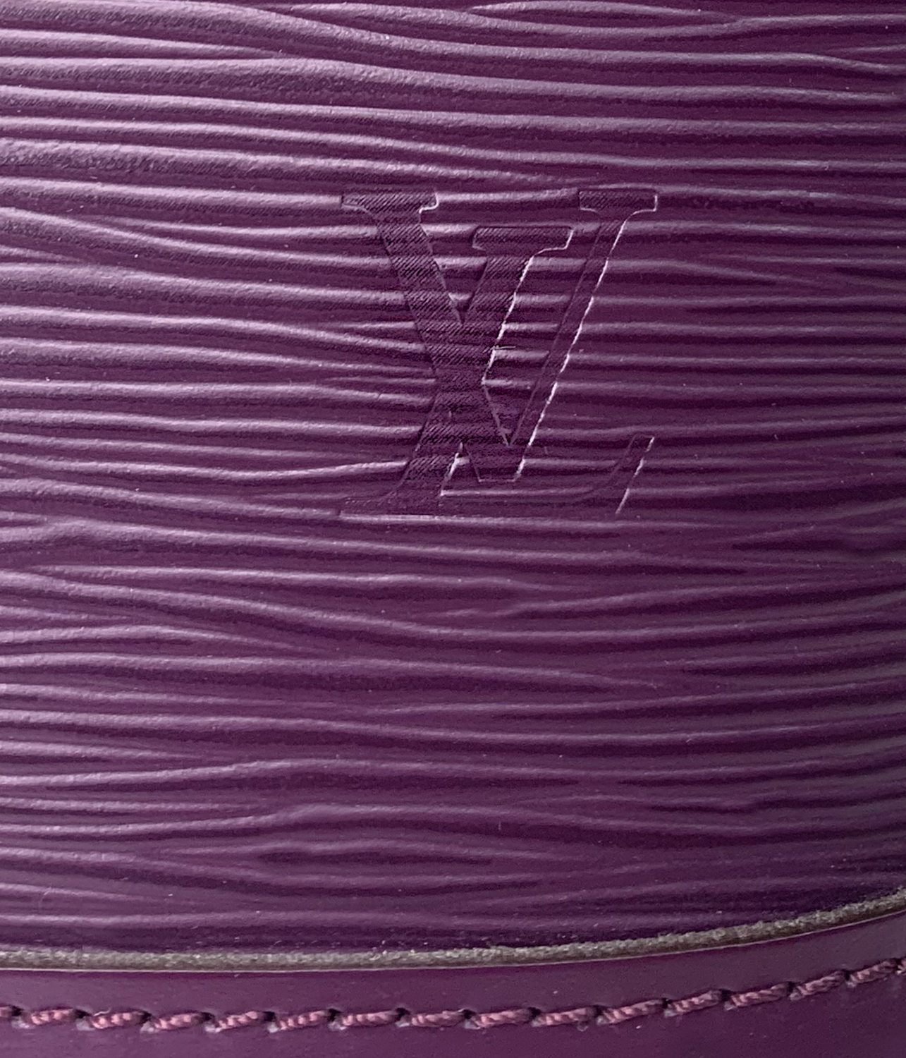 Фиолетовая cумка Louis Vuitton Alma PM Epi