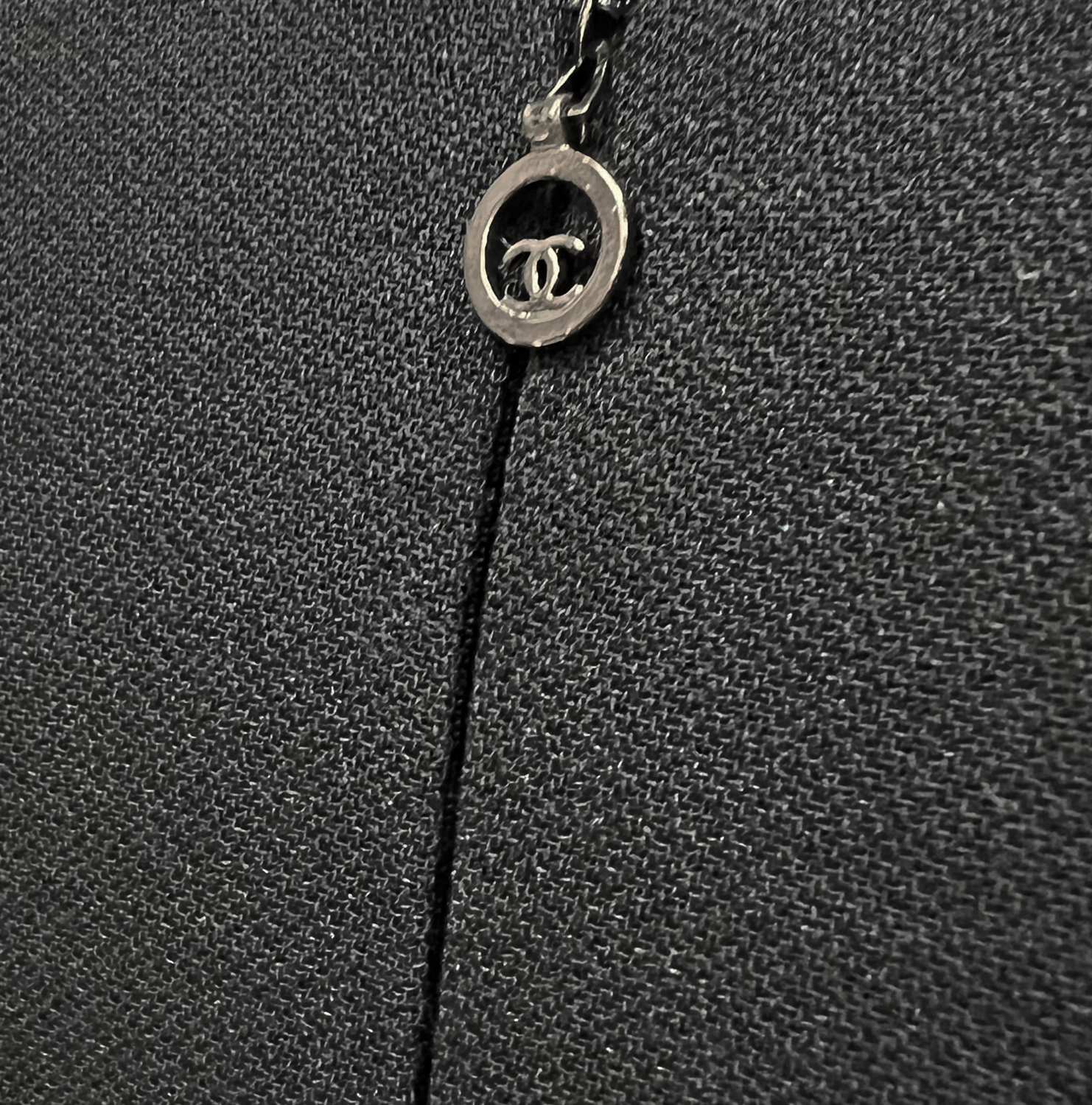 Чёрное платье Chanel