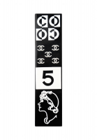 Заколка Chanel с портретом и логотипами