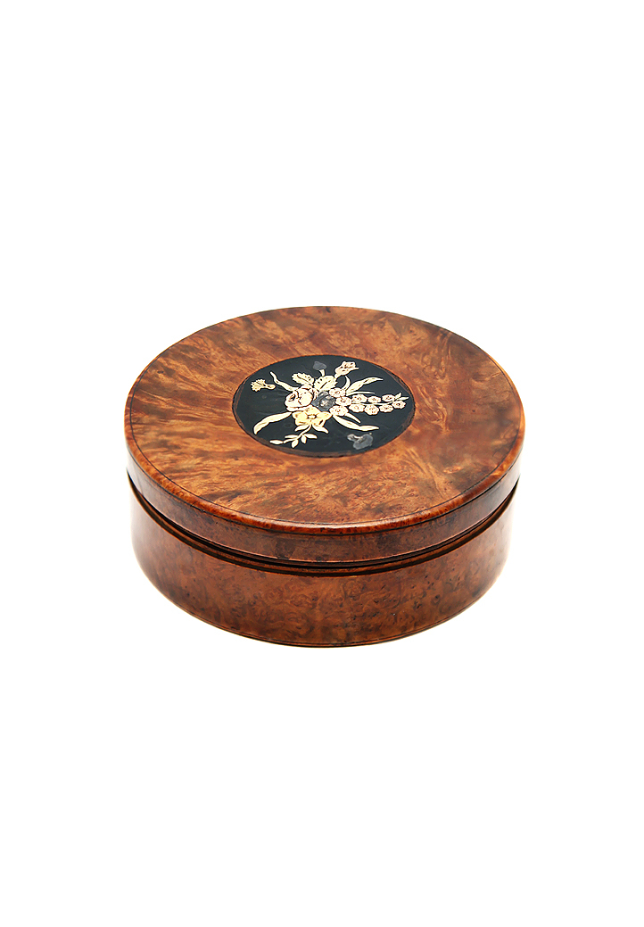 Французская шкатулка с цветами