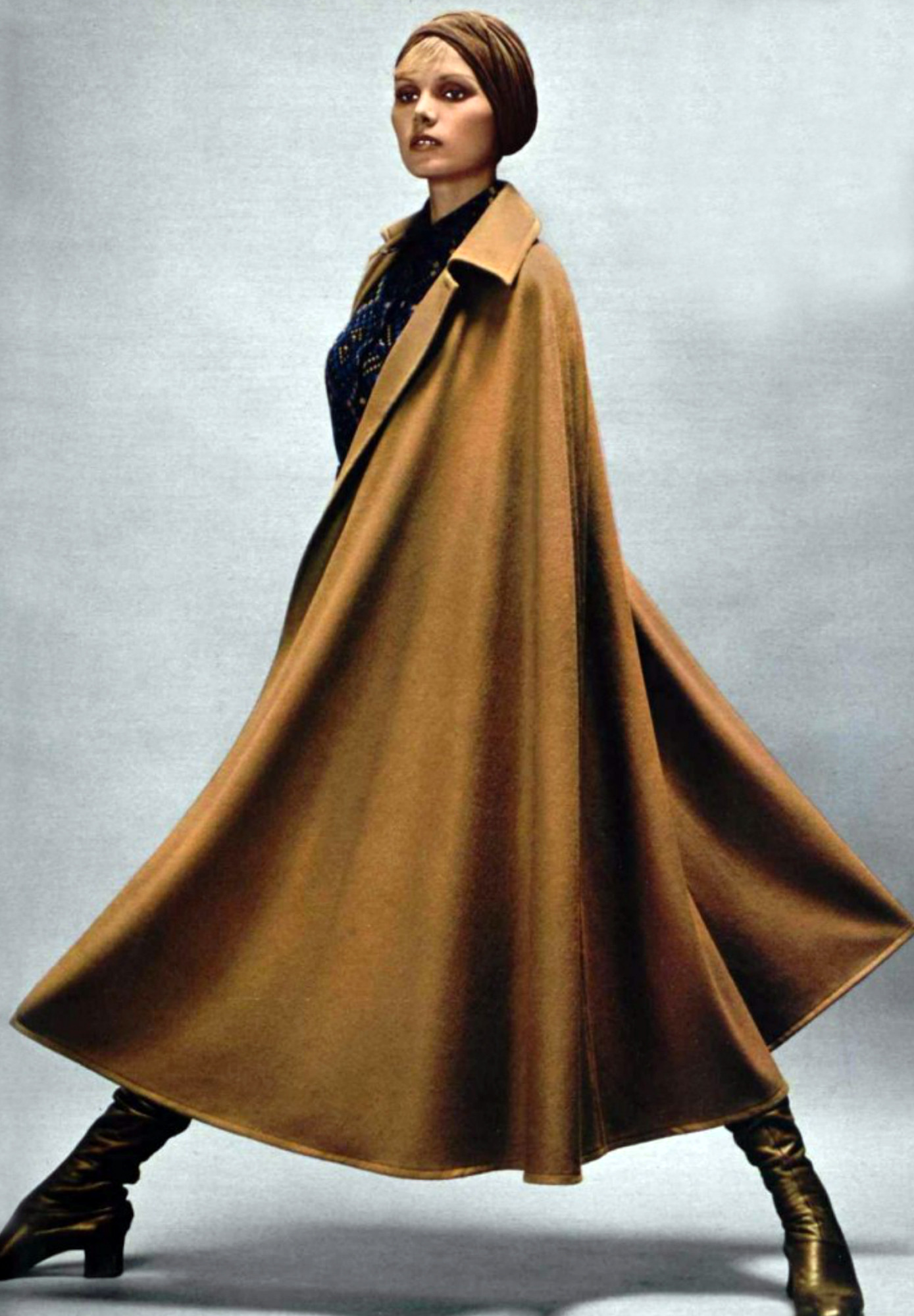 Бордовый кейп Yves Saint Laurent
