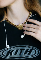 Колье-цепь Chanel с подвеской-логотипом