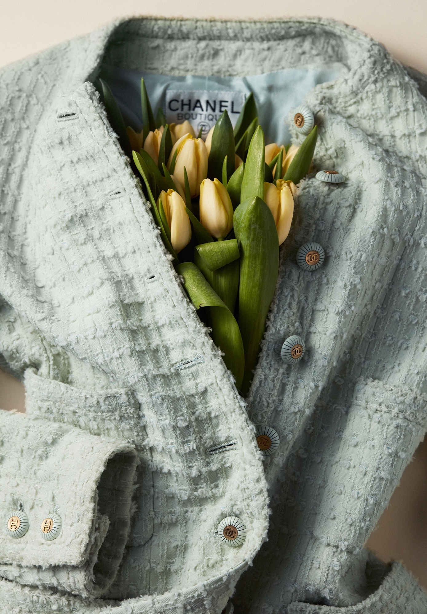 Твидовый жакет Chanel с бантом