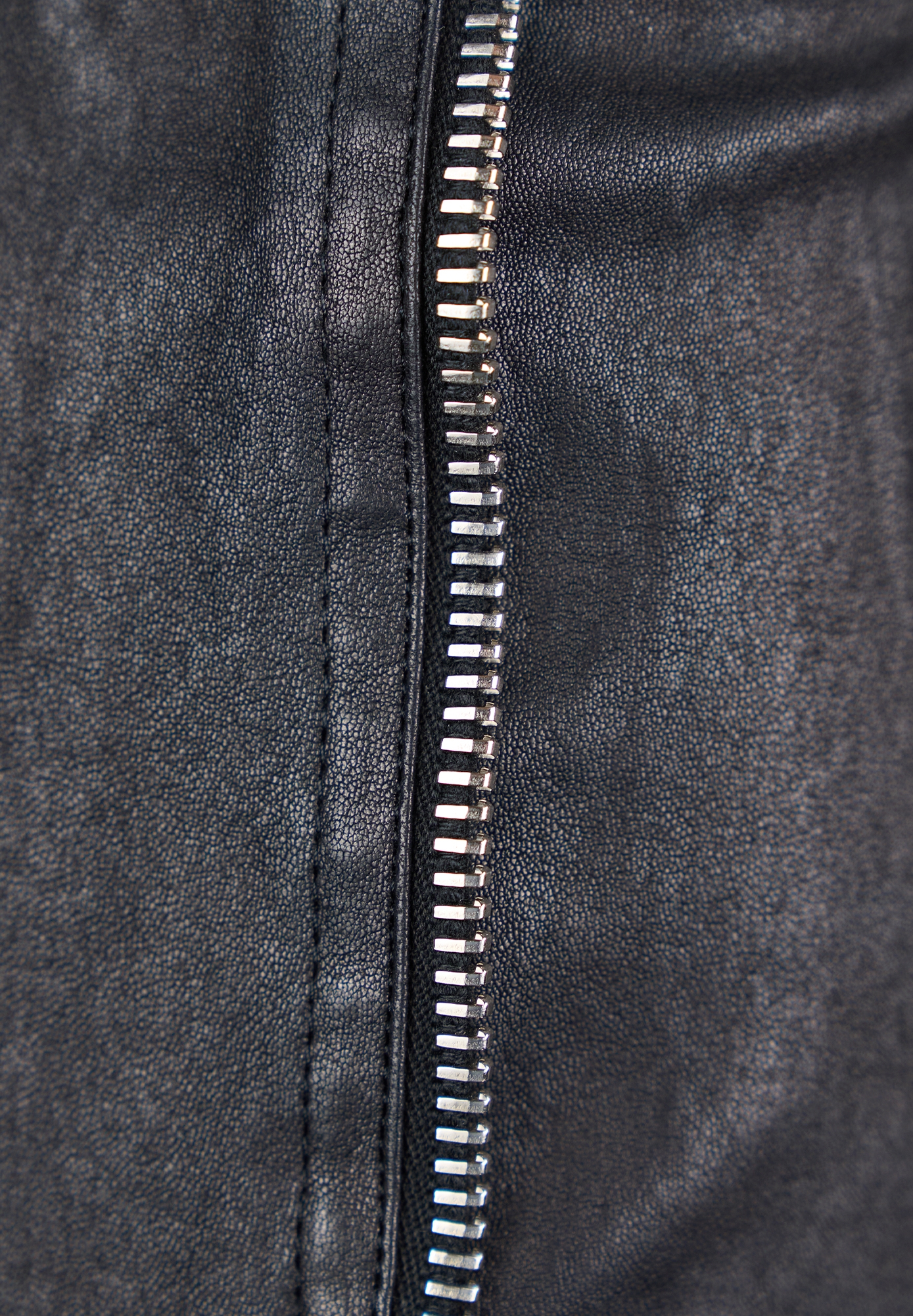 Кожаные шорты Fendi