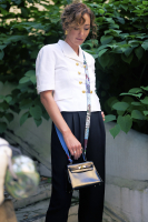 Клипсы Chanel с тиснением