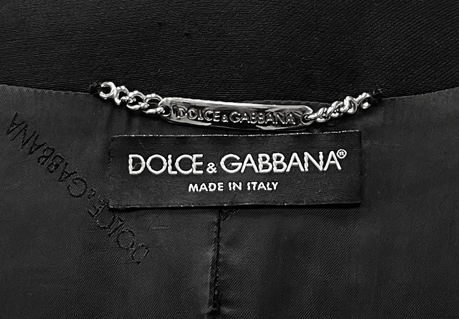 Чёрное пальто Dolce&Gabbana с цветком