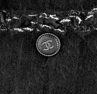 Чёрный костюм Chanel