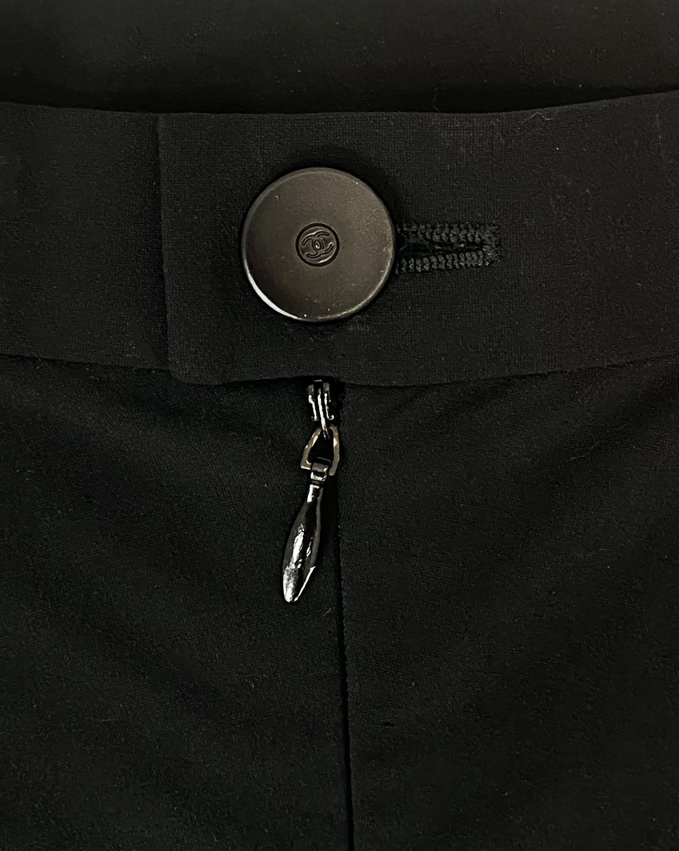 Черная юбка Chanel