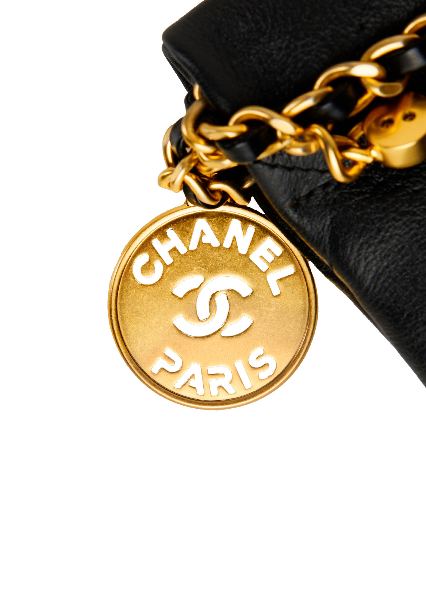 Черная стеганая сумка Chanel 22