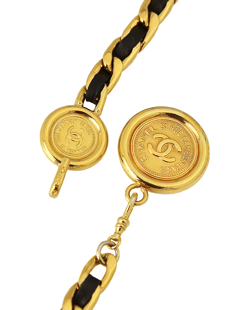 Пояс Chanel в виде цепи с логотипом