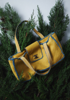 Замшевая желтая сумка Chanel