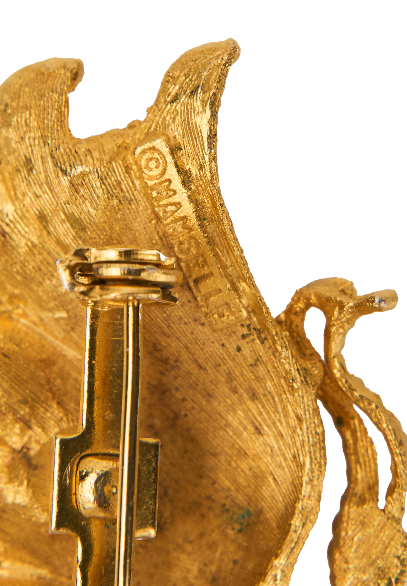 Золотистая брошь-бабочка с кристаллом