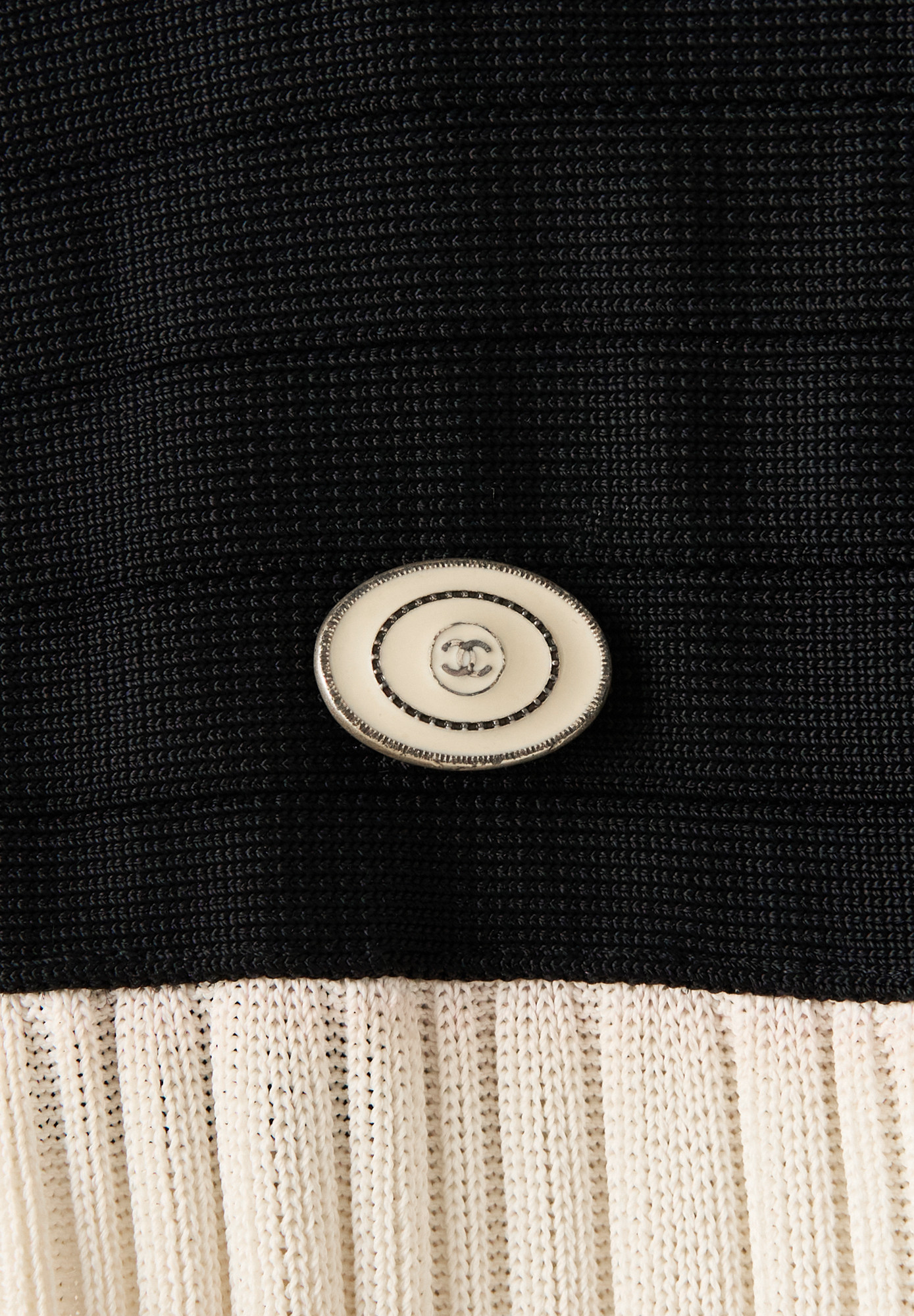 Белое платье Chanel с бантами