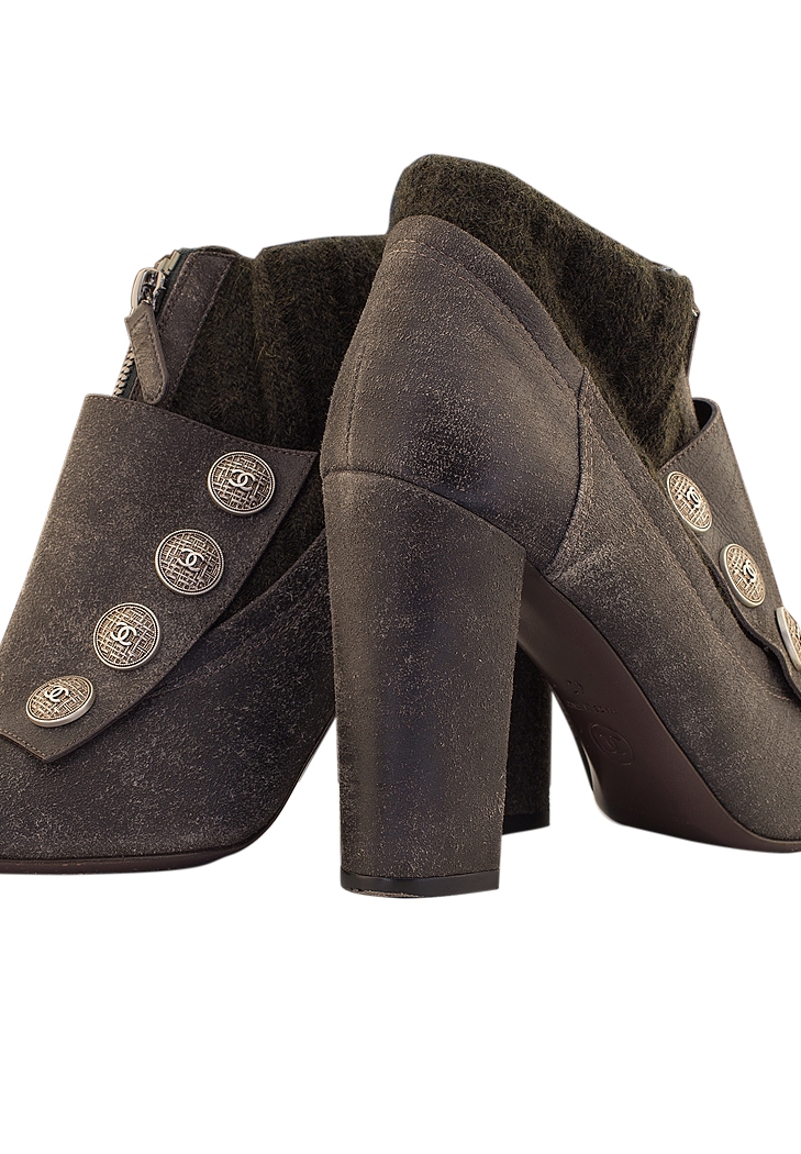 Серые ботильоны Chanel