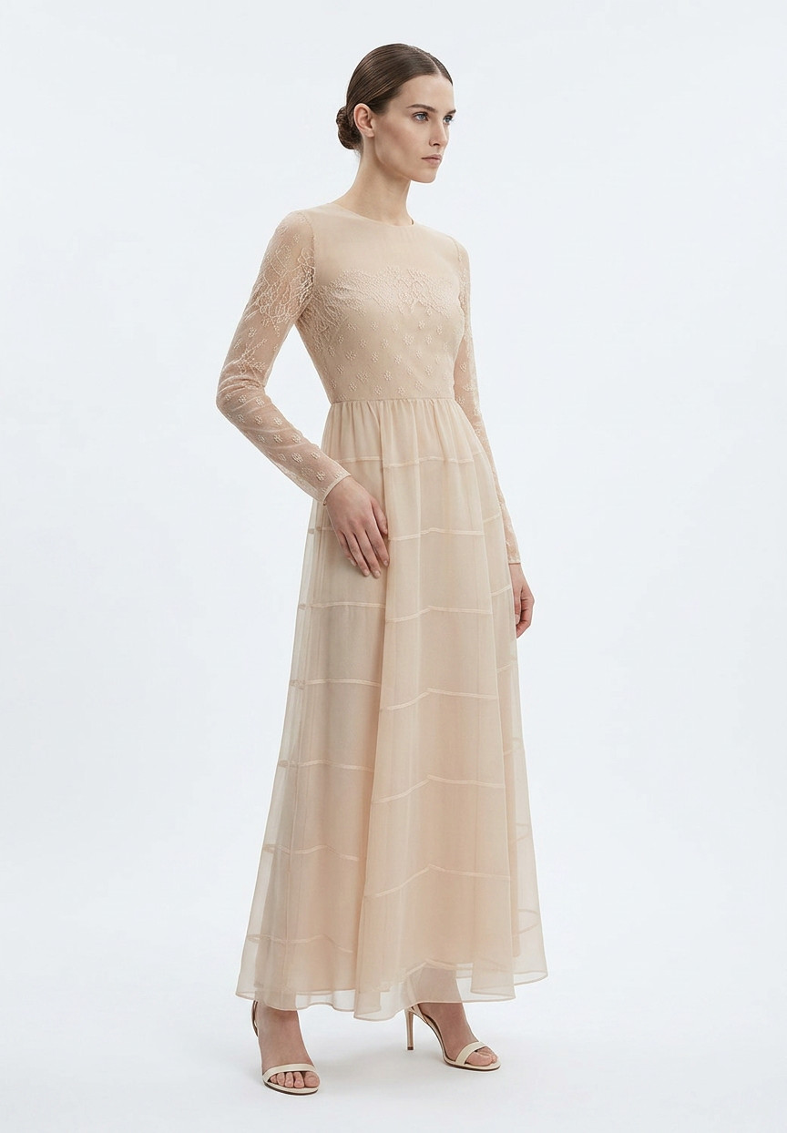 Бежевое платье Valentino