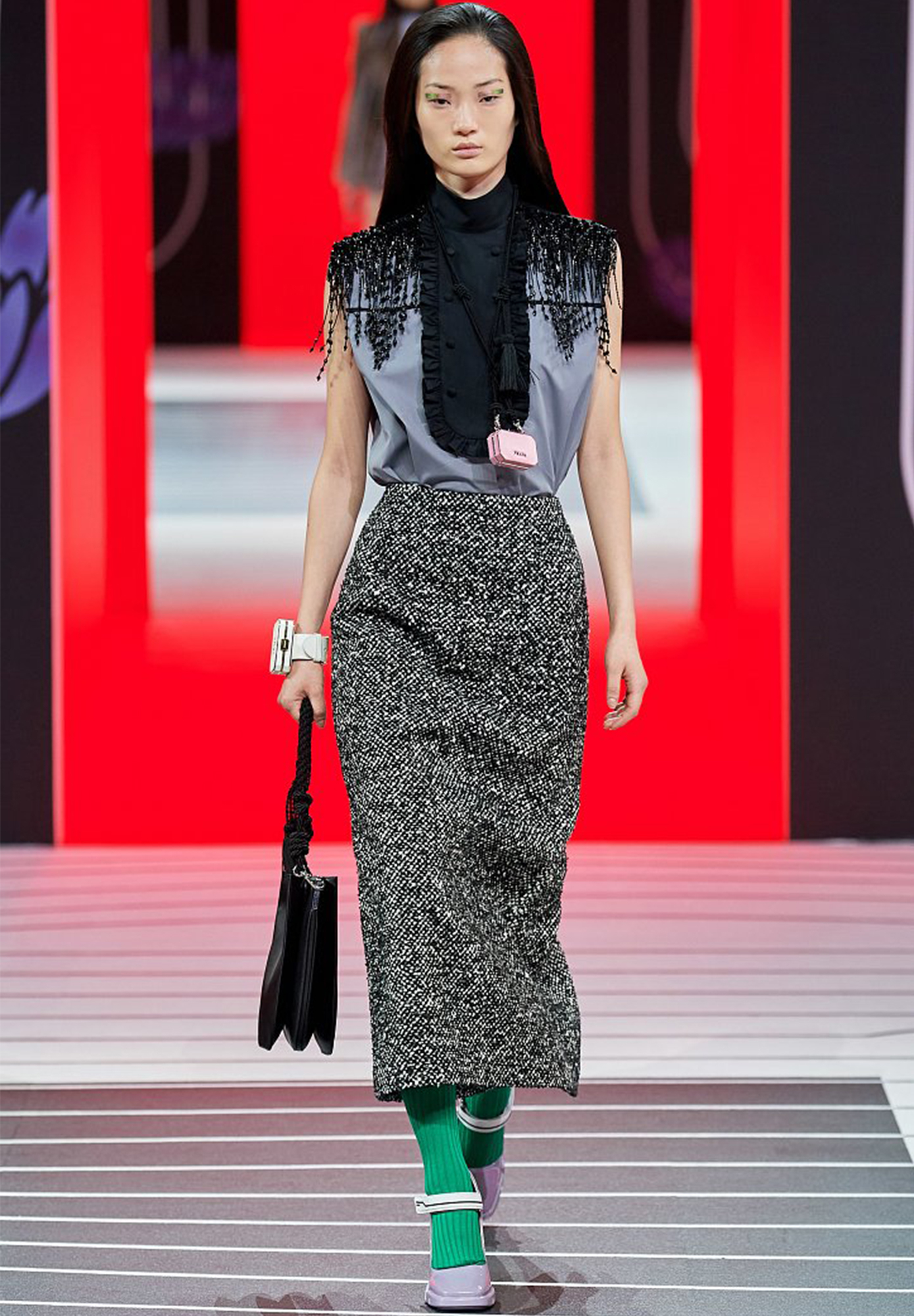 Топ Prada с черными кристаллами