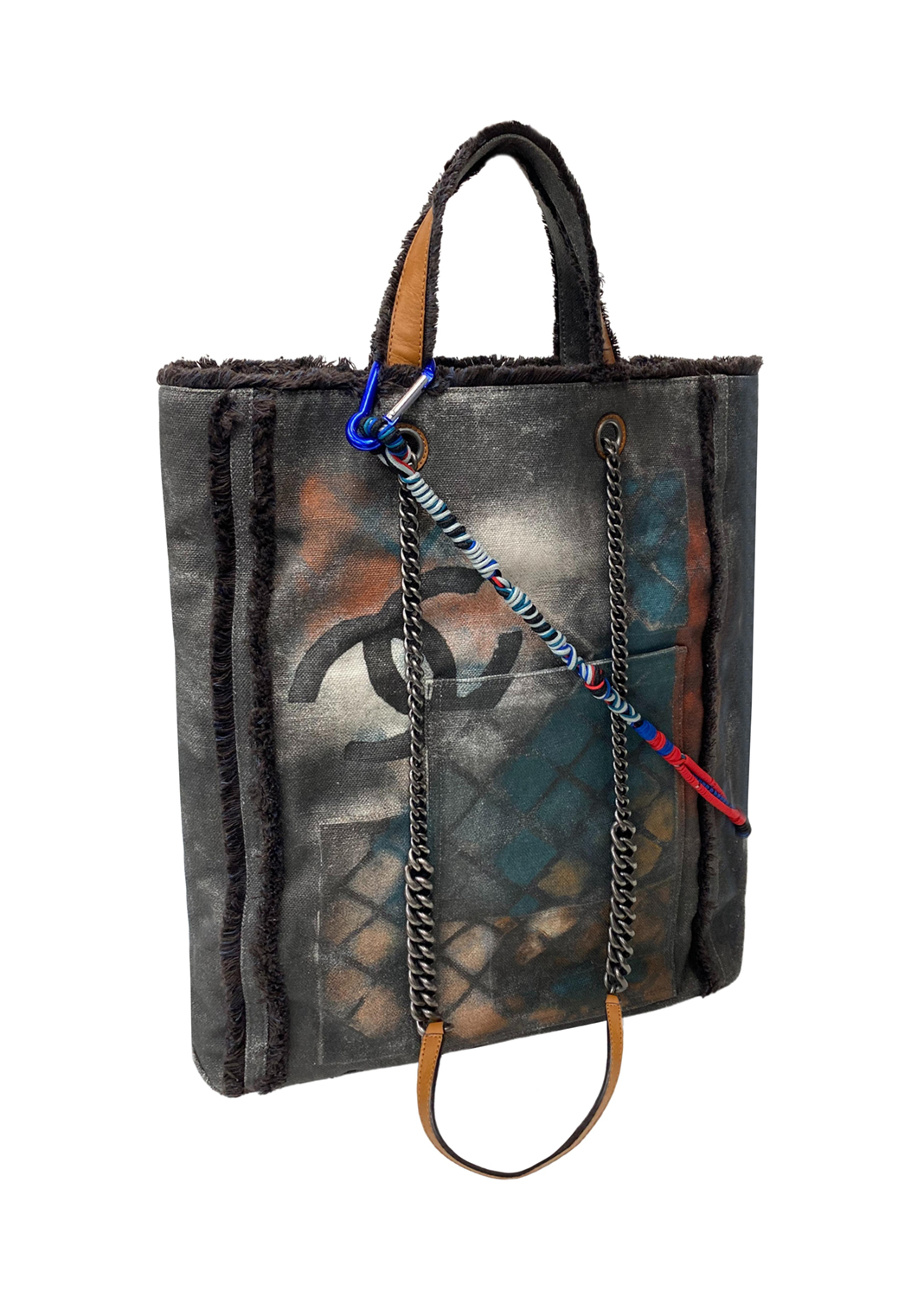 Тёмно-серая сумка Chanel Graffiti