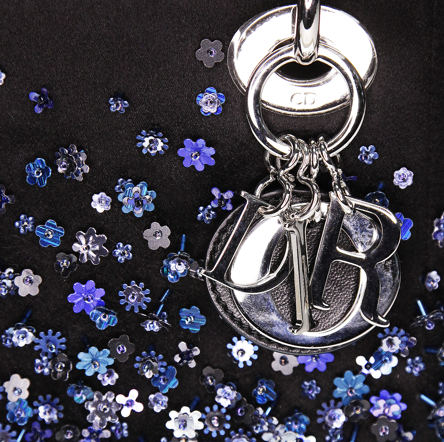 Лимитированная сумка Mini Lady Dior