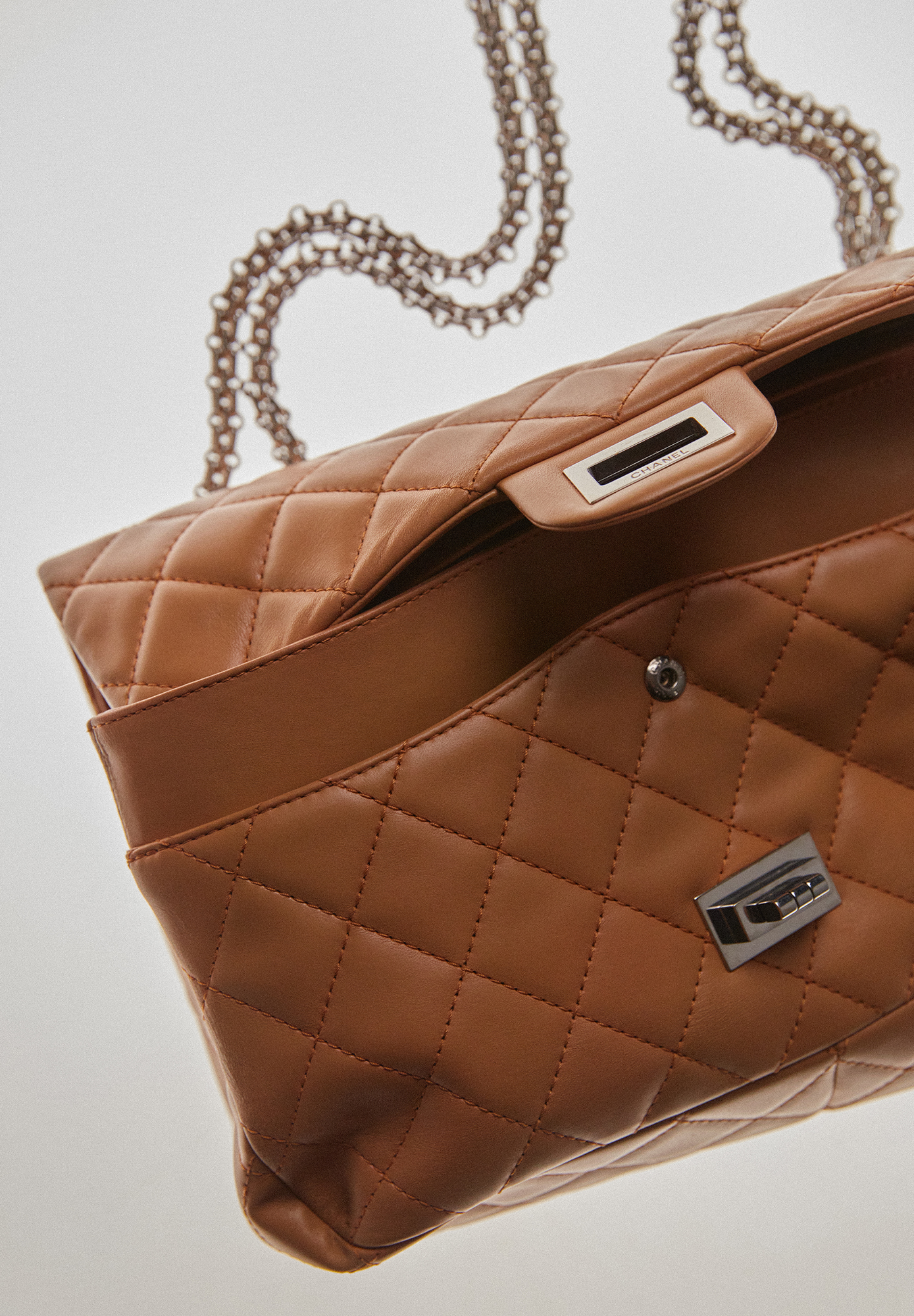 Стеганая кожаная сумка Chanel 2.55