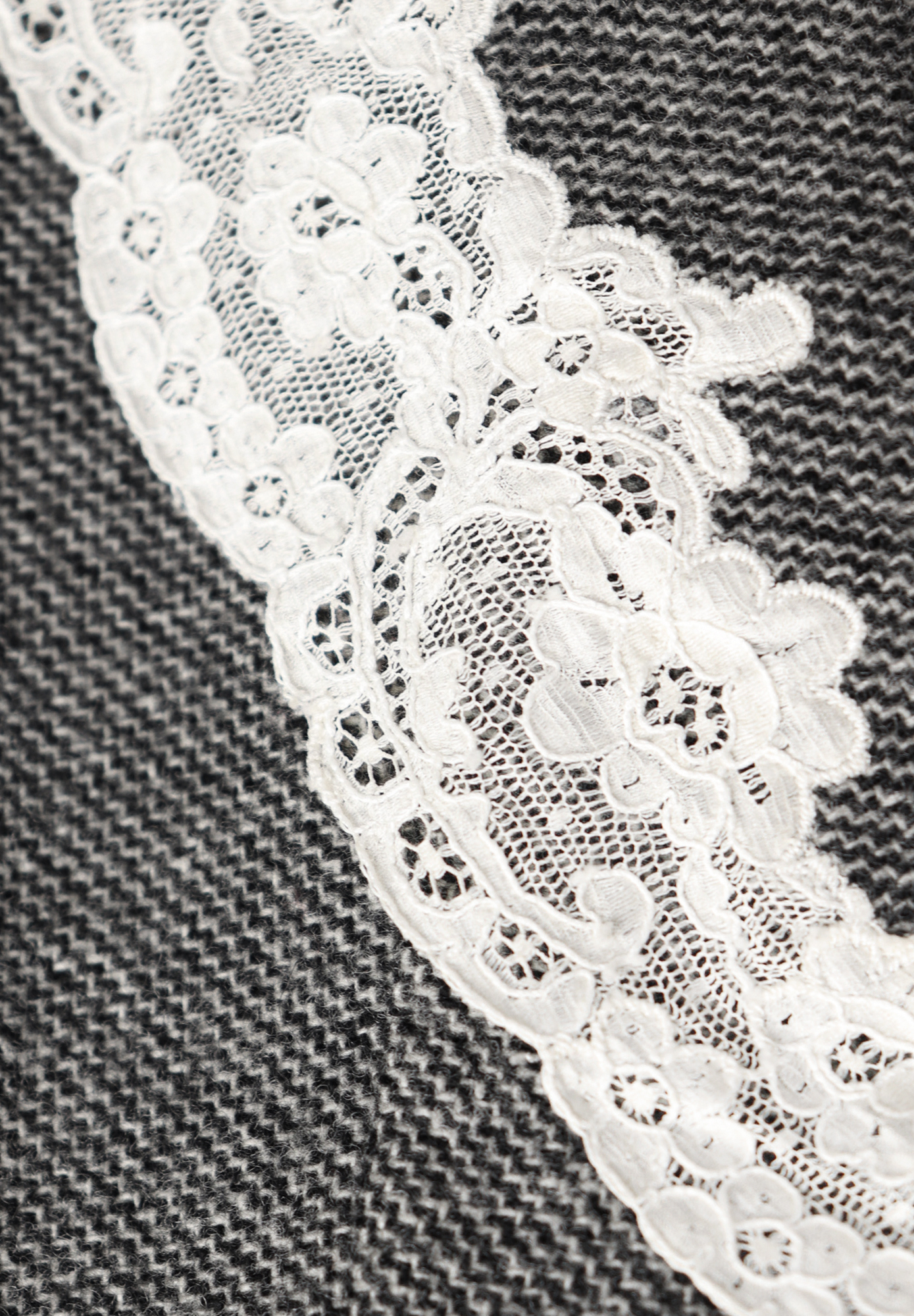 Костюм Christian Dior с кружевом