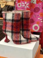 Эффектные сапоги Amina Muaddi