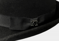 Чёрная шляпа Chanel