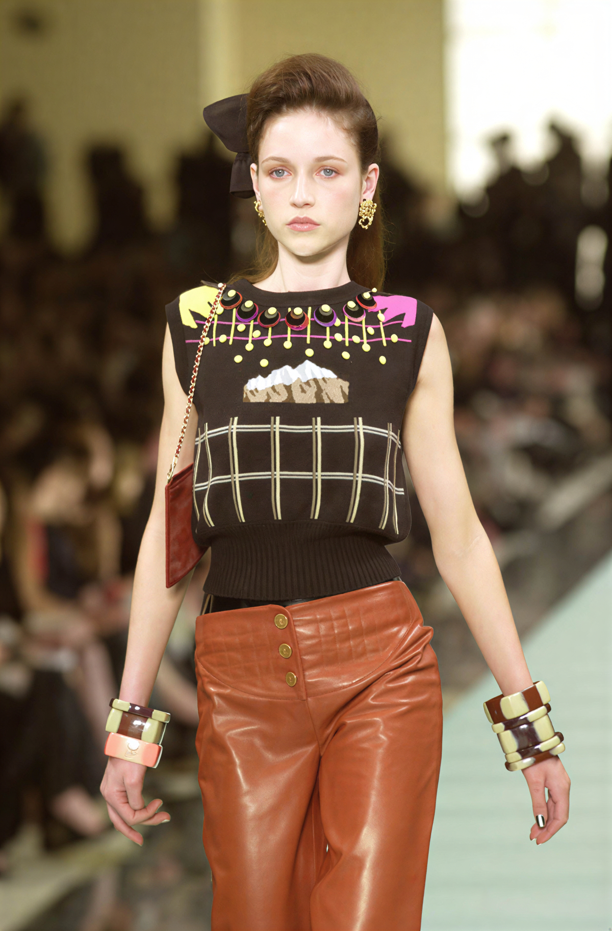 Коричневый браслет Chanel