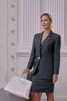 Серый костюм Christian Dior