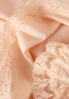 Персиковое платье Christian Dior с кружевом
