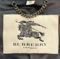 Зеленое пальто Burberry