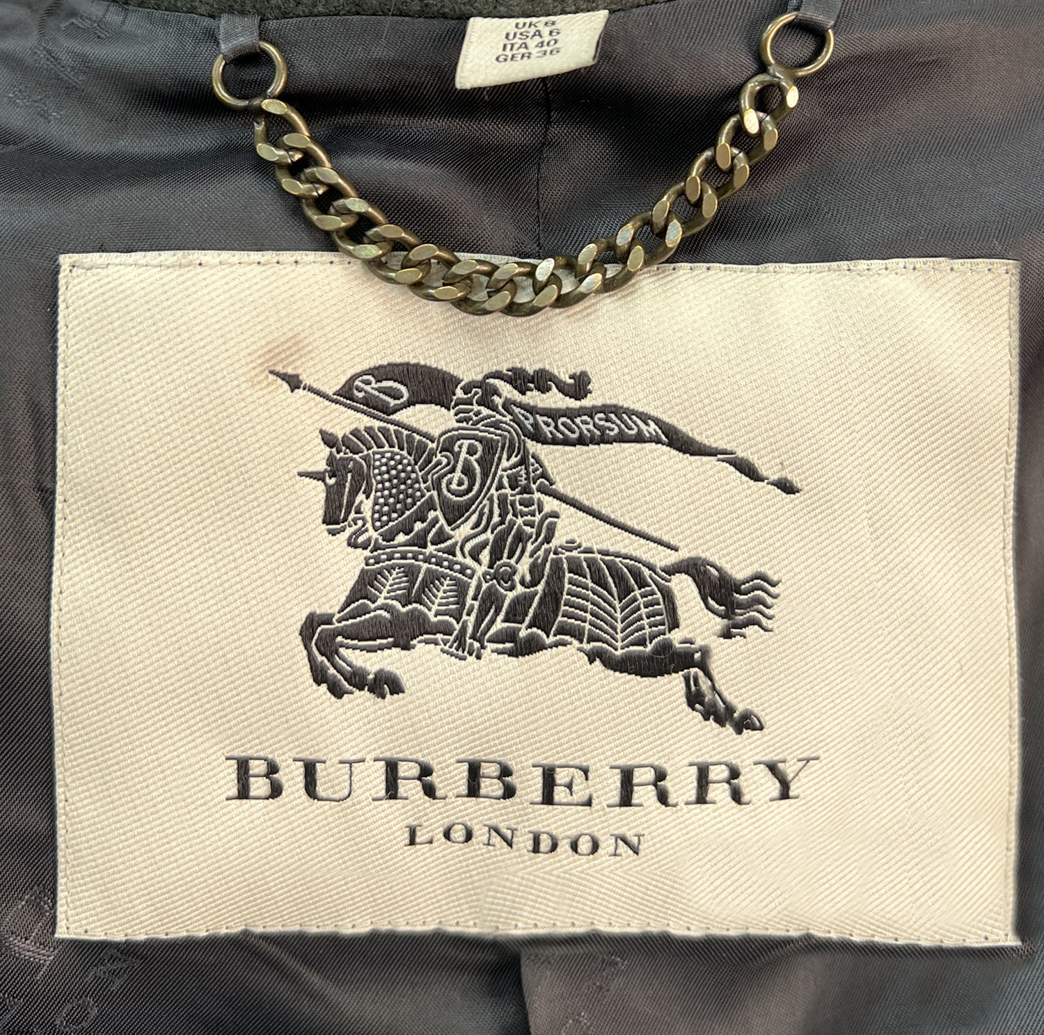 Зеленое пальто Burberry