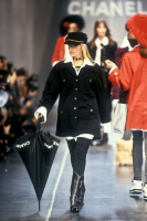 Чёрный удлинённый жакет Chanel