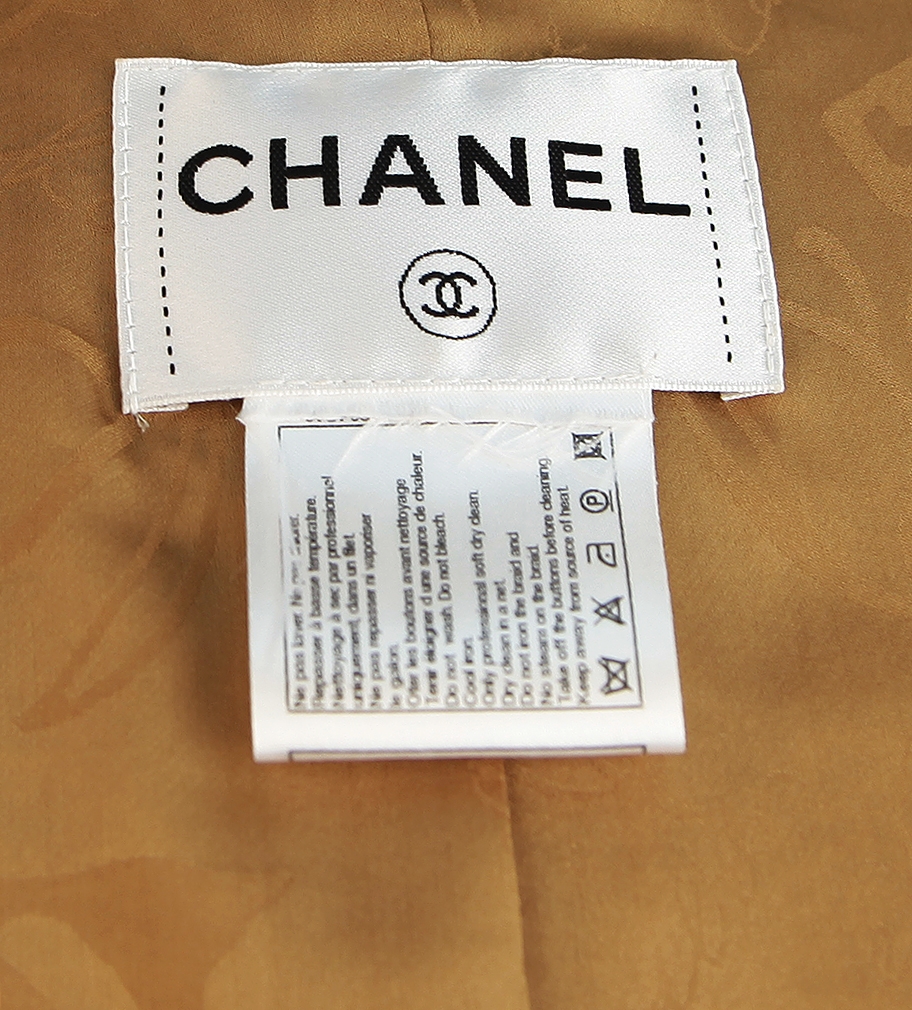 Золотистый твидовый костюм Chanel