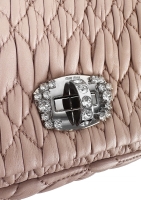 Розовая стеганая сумка Miu Miu