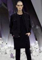 Асимметричное платье Chanel из мягкой шерсти