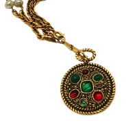 Жемчужное колье Chanel с подвеской