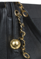 Сумка Chanel с логотипами 