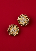 Клипсы Chanel с логотипом и кристаллами