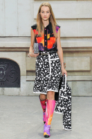 Чёрно-белый пятнистый костюм Chanel