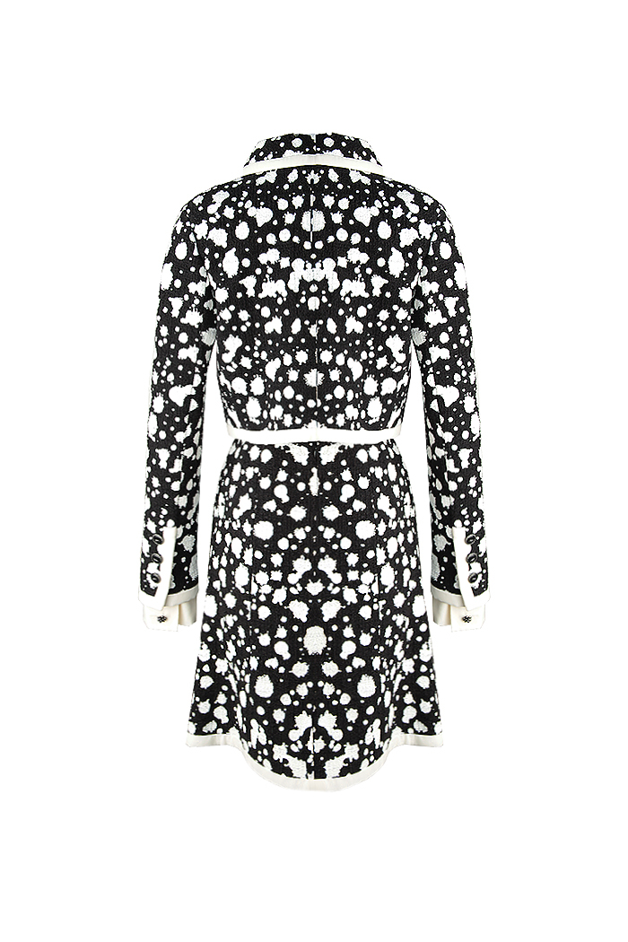 Чёрно-белый пятнистый костюм Chanel
