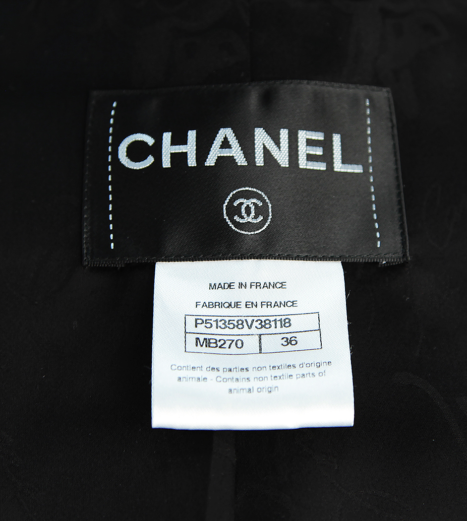 Чёрно-белый пятнистый костюм Chanel