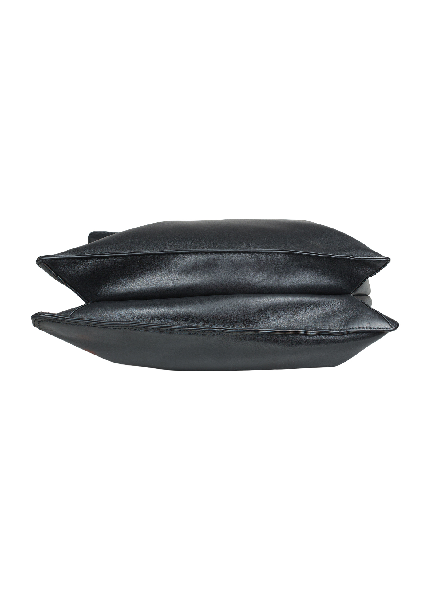 Черная сумка-мессенджер Chanel