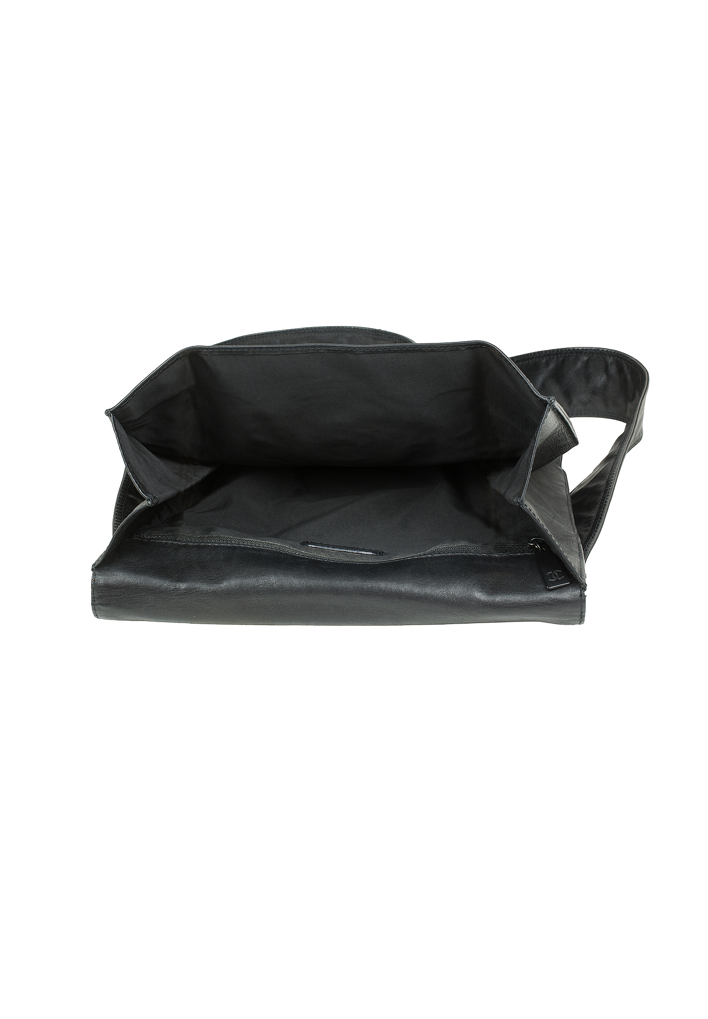 Черная сумка-мессенджер Chanel