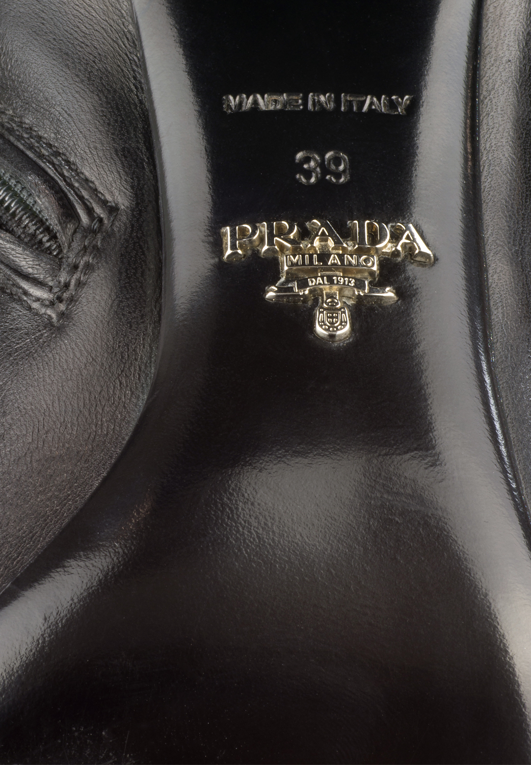 Кожаные ботфорты Prada