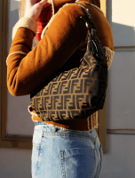 Сумка Fendi с логотипами