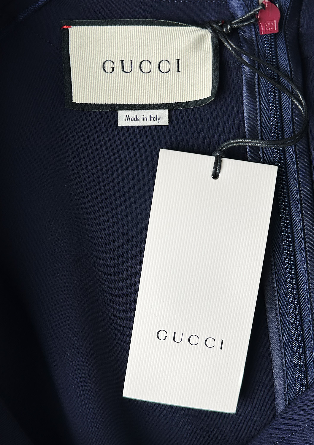 Платье Gucci с пряжками-подковами