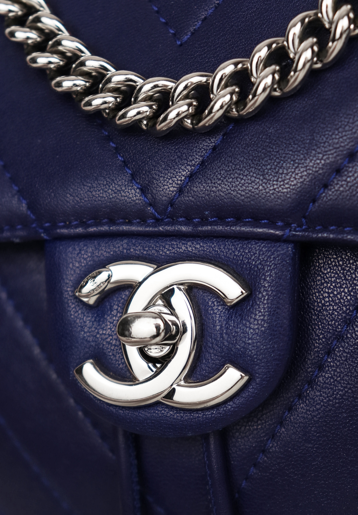 Синий рюкзак Chanel Chevron Mini Urban Spirit