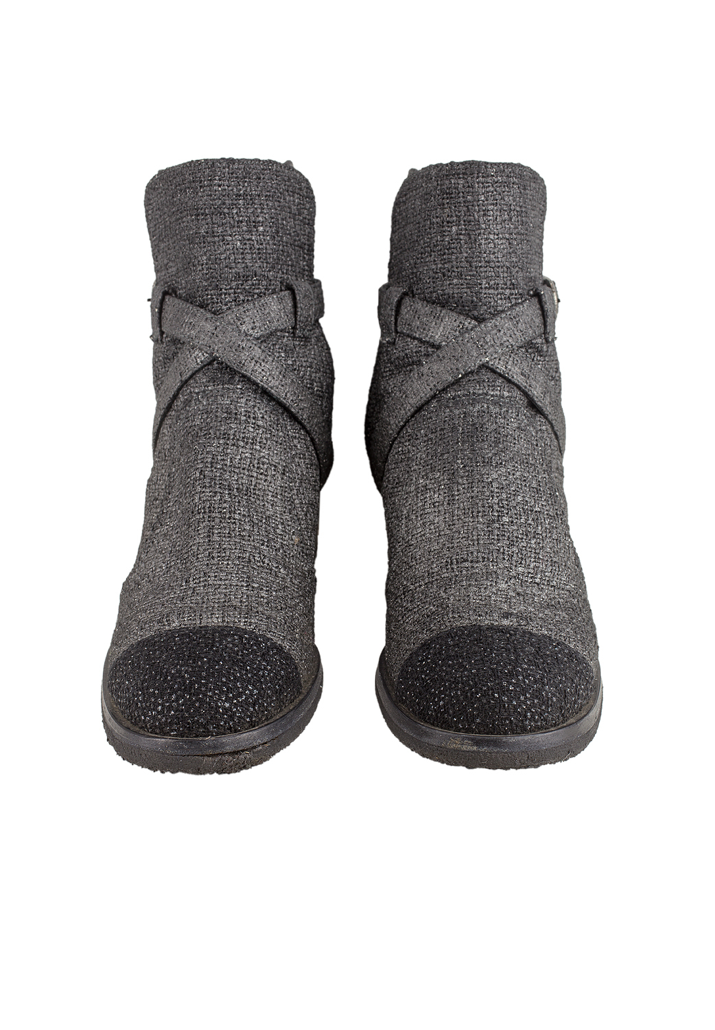 Серые ботинки Chanel