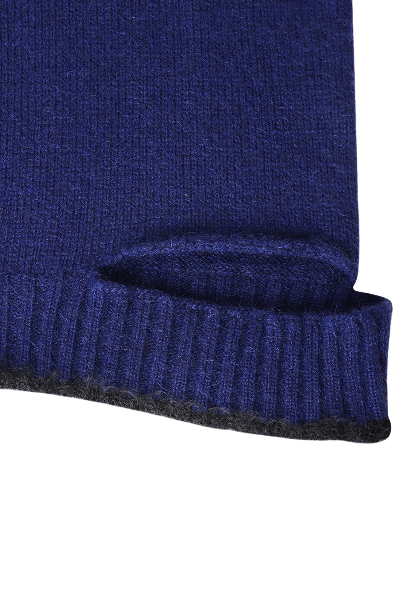 Асимметричный свитер Céline с черной оторочкой